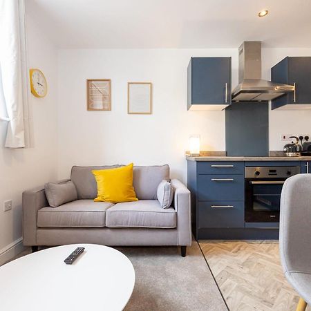 Beautiful 1 Bed 20Mins To Central Manchester Bolton Eksteriør billede