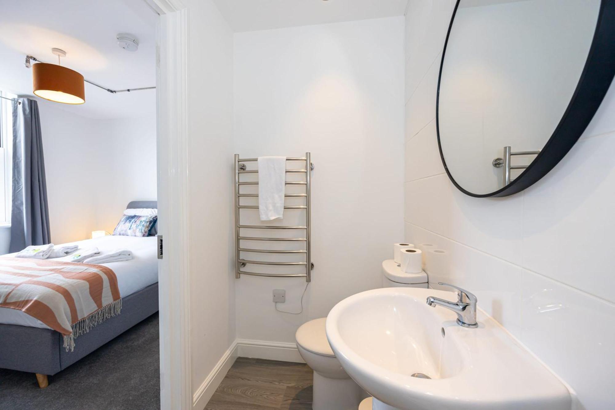 Beautiful 1 Bed 20Mins To Central Manchester Bolton Eksteriør billede