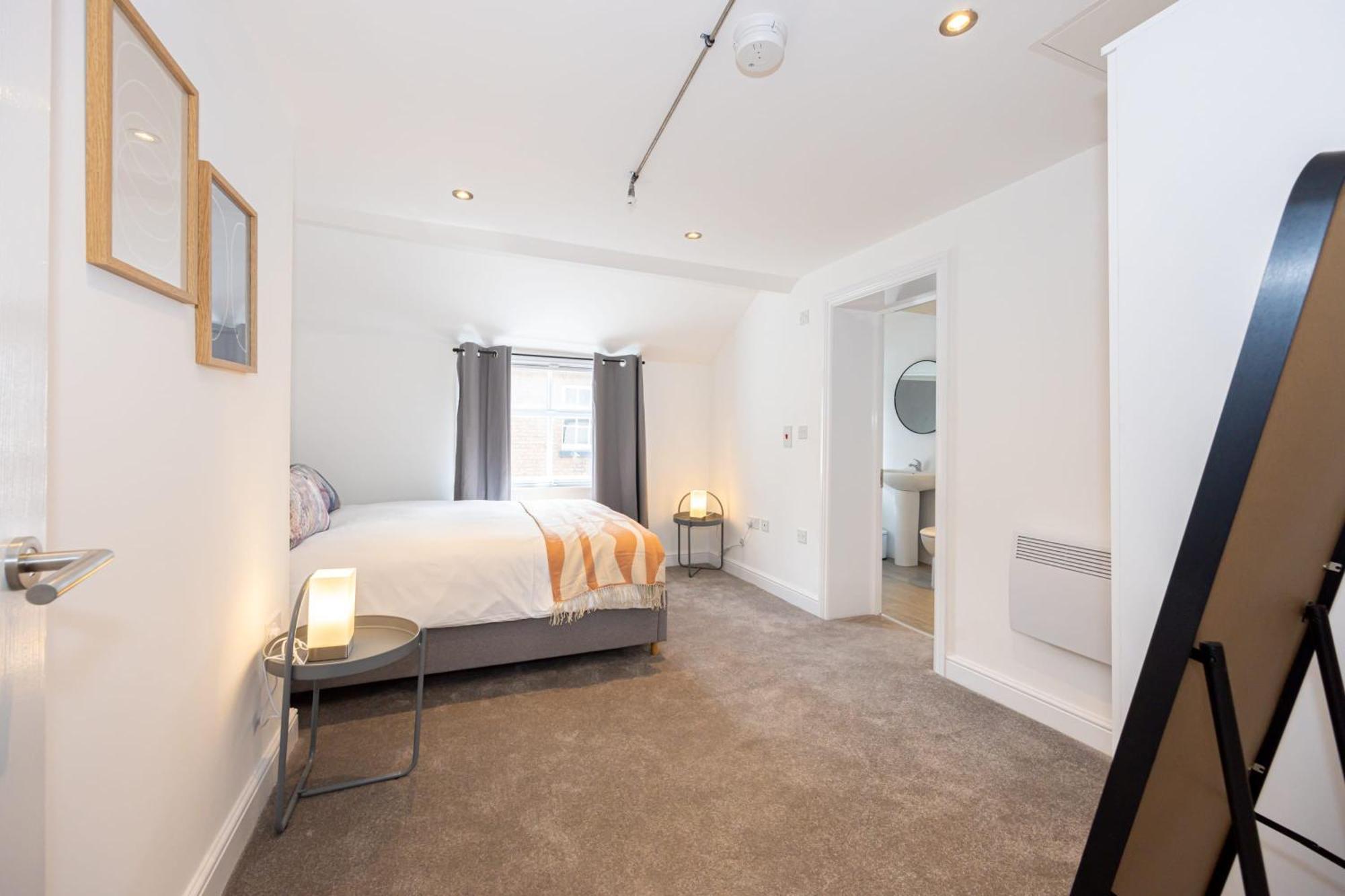 Beautiful 1 Bed 20Mins To Central Manchester Bolton Eksteriør billede