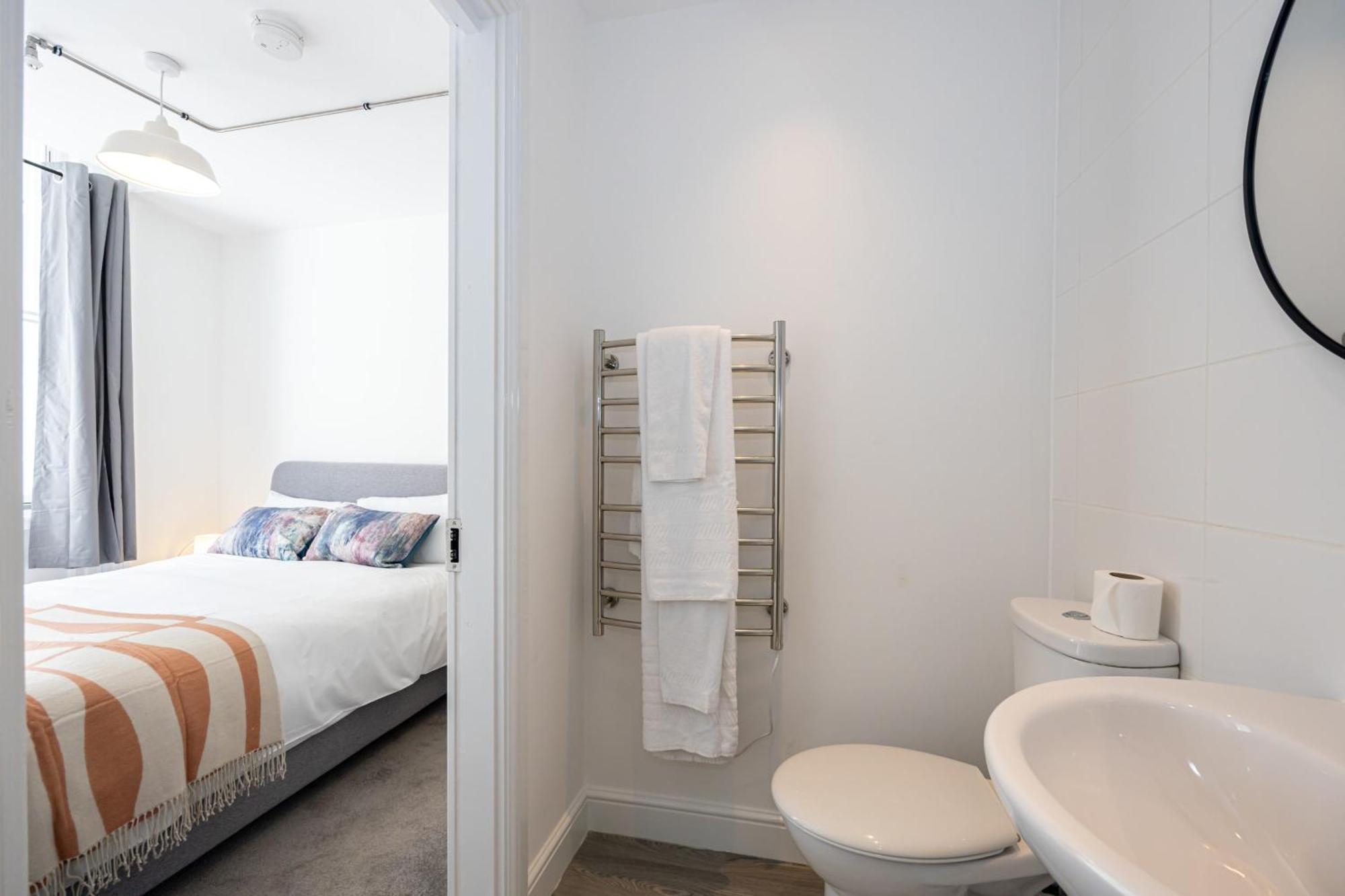 Beautiful 1 Bed 20Mins To Central Manchester Bolton Eksteriør billede