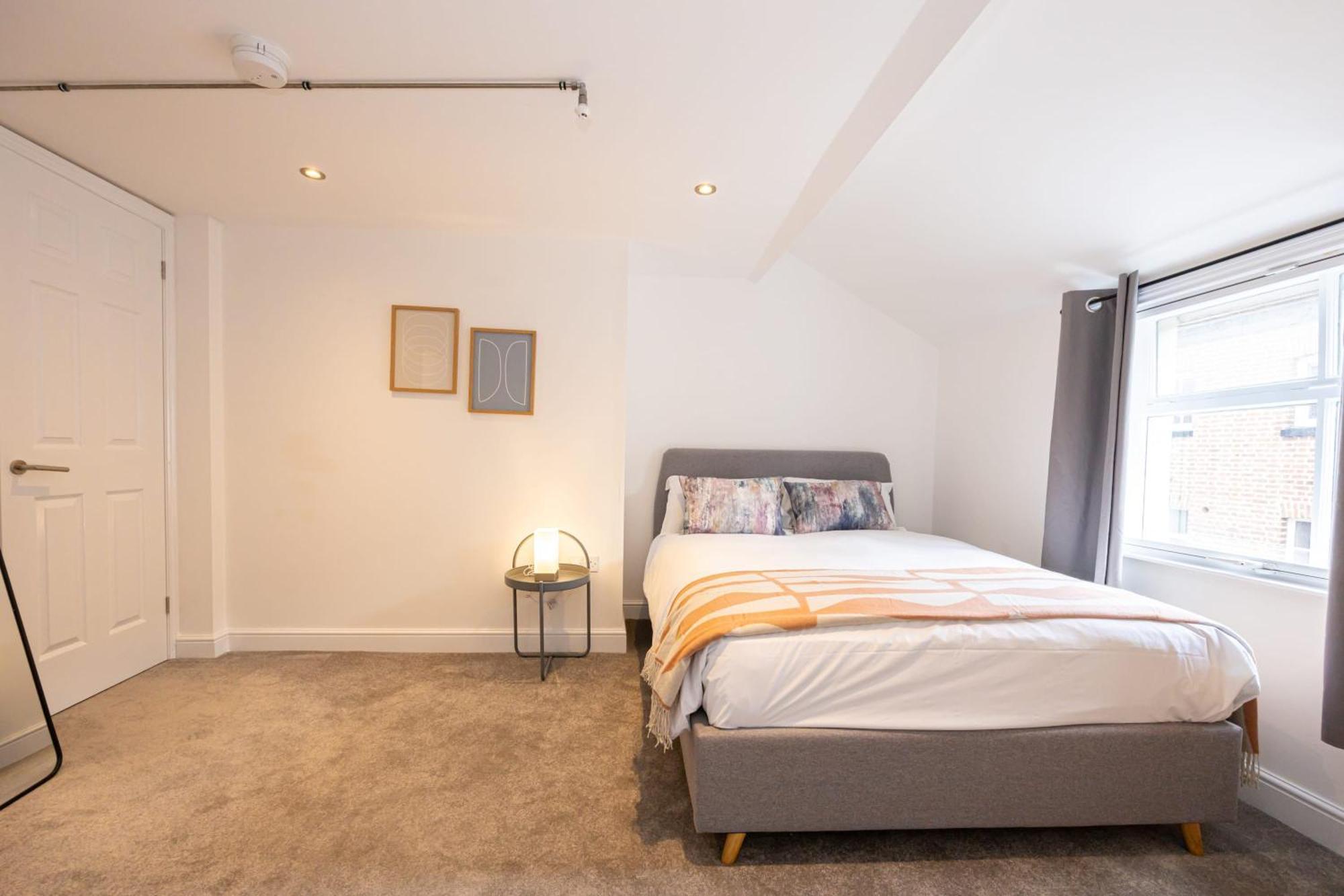 Beautiful 1 Bed 20Mins To Central Manchester Bolton Eksteriør billede
