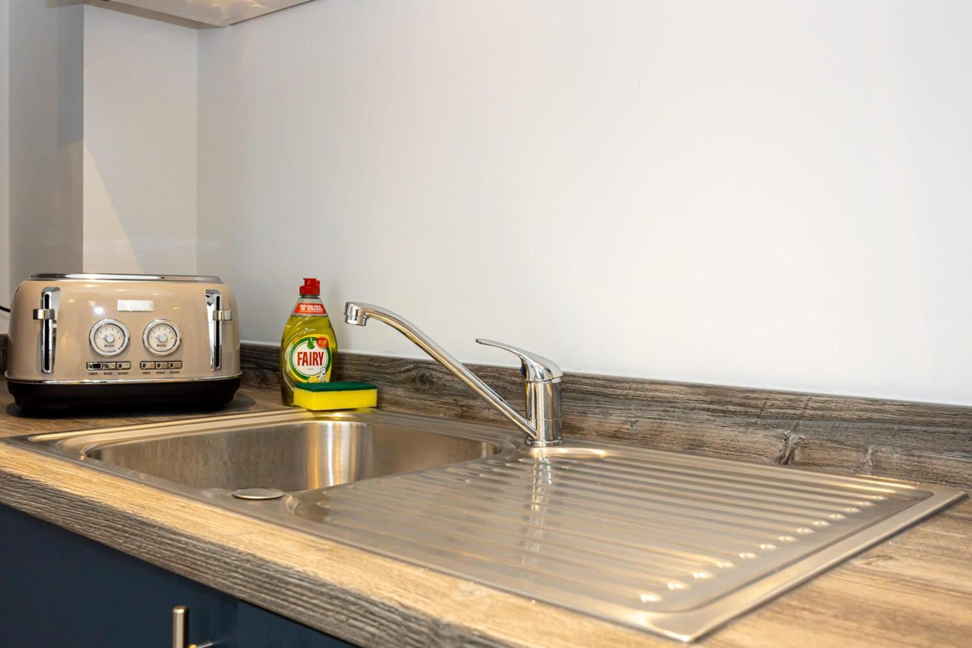 Beautiful 1 Bed 20Mins To Central Manchester Bolton Eksteriør billede