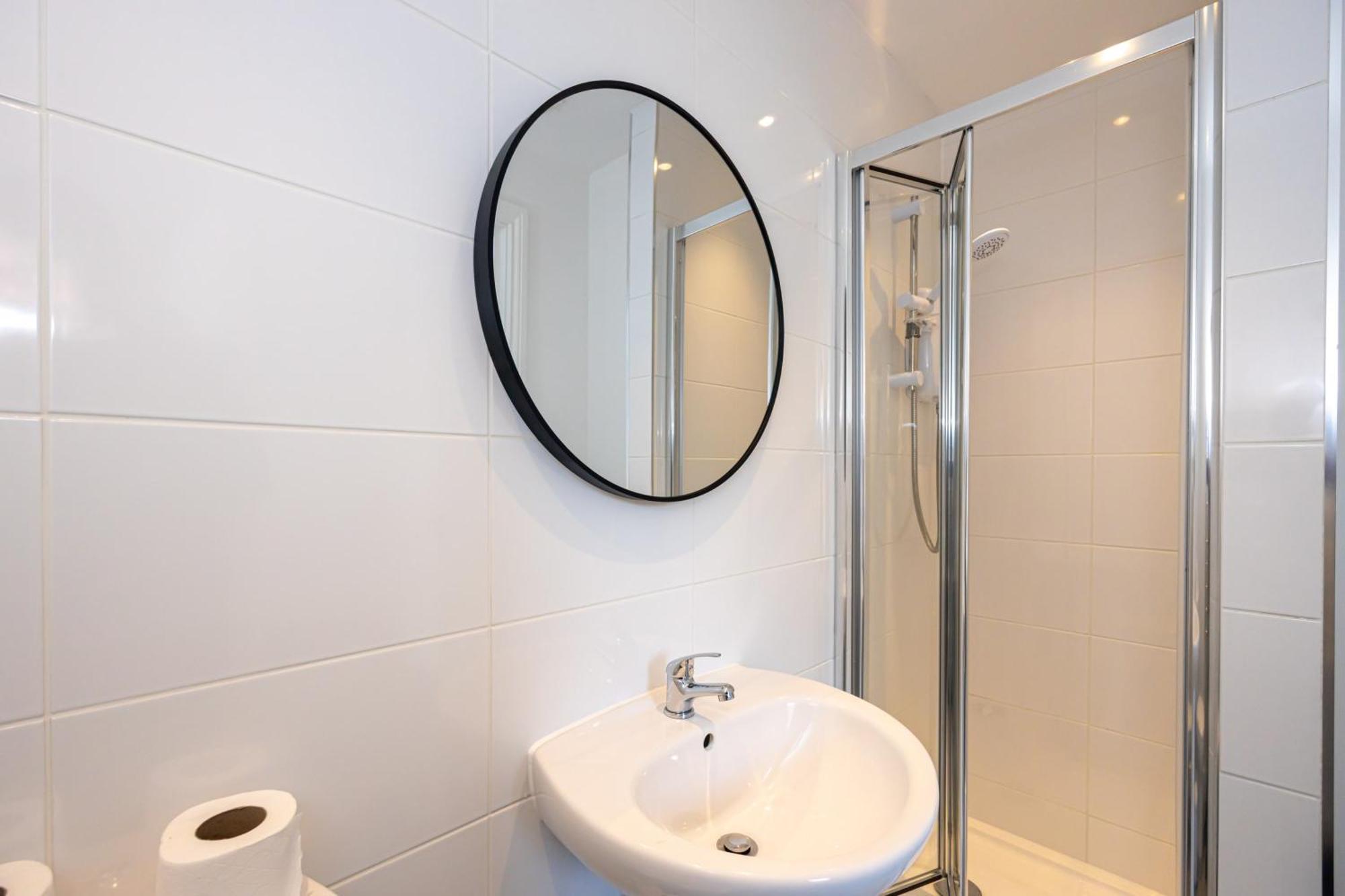 Beautiful 1 Bed 20Mins To Central Manchester Bolton Eksteriør billede