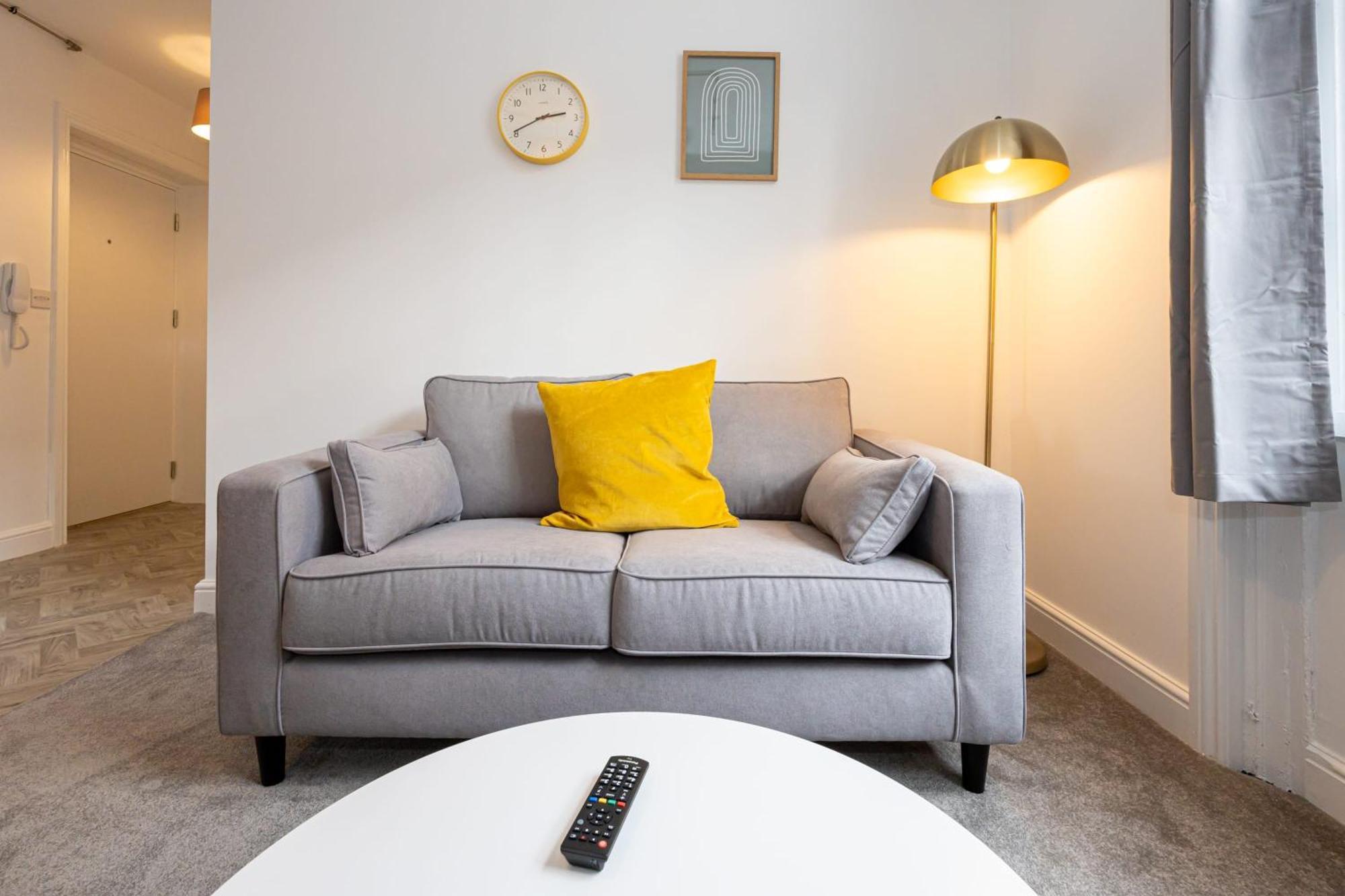 Beautiful 1 Bed 20Mins To Central Manchester Bolton Eksteriør billede