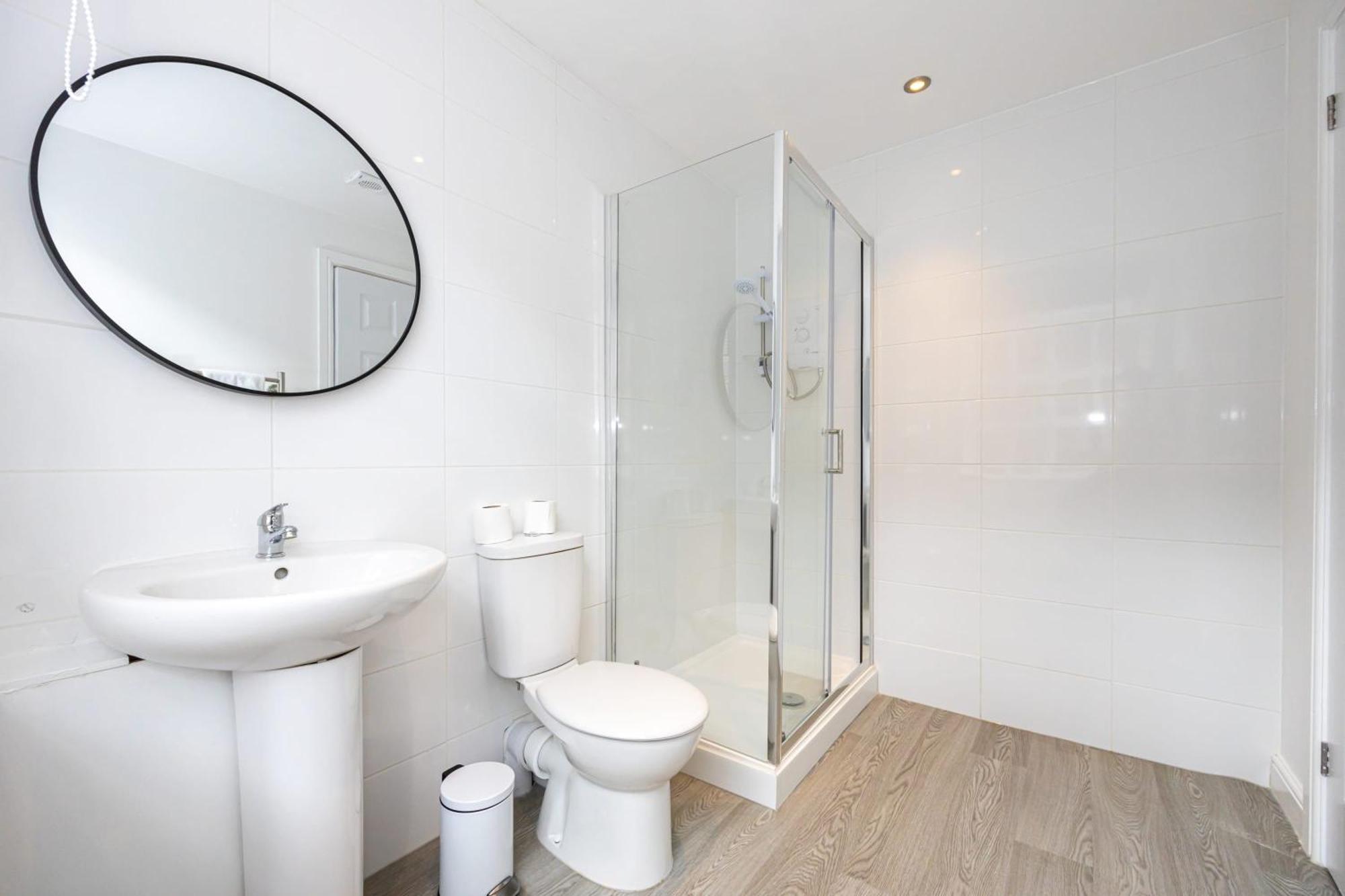 Beautiful 1 Bed 20Mins To Central Manchester Bolton Eksteriør billede