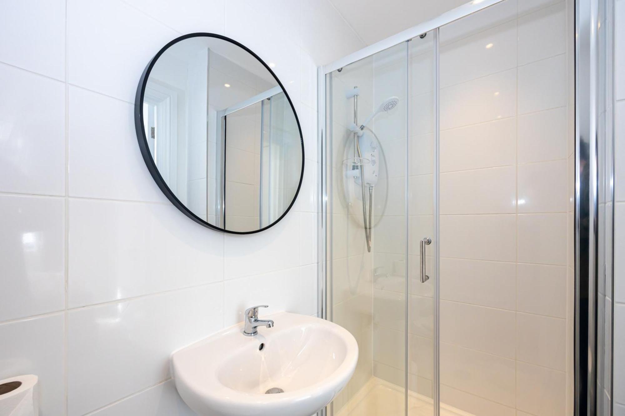 Beautiful 1 Bed 20Mins To Central Manchester Bolton Eksteriør billede
