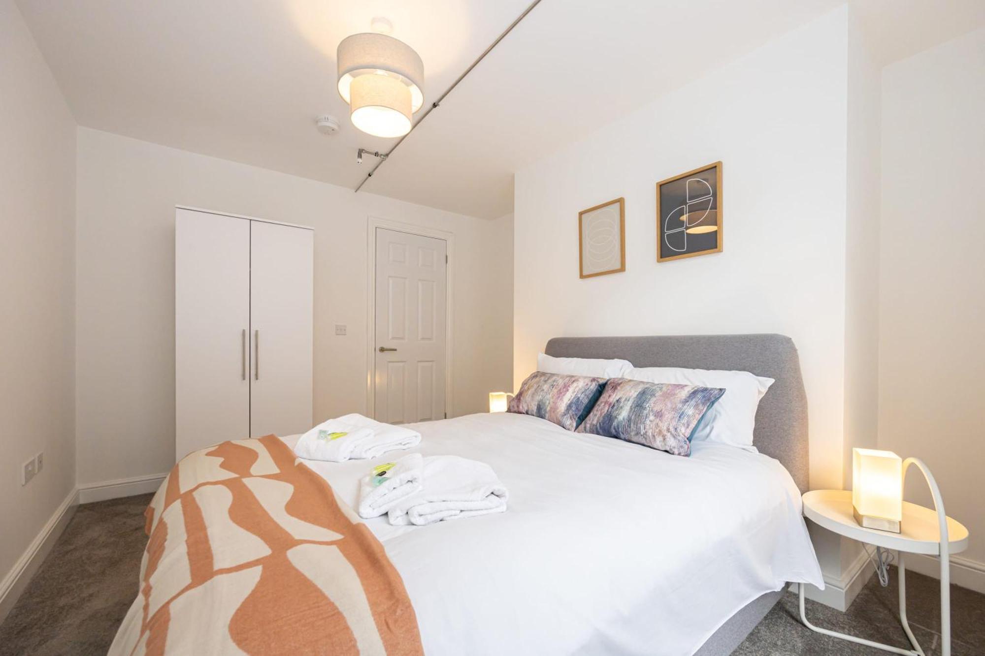 Beautiful 1 Bed 20Mins To Central Manchester Bolton Eksteriør billede