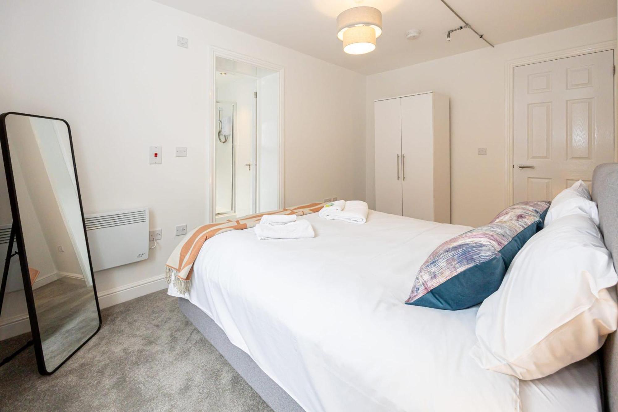 Beautiful 1 Bed 20Mins To Central Manchester Bolton Eksteriør billede