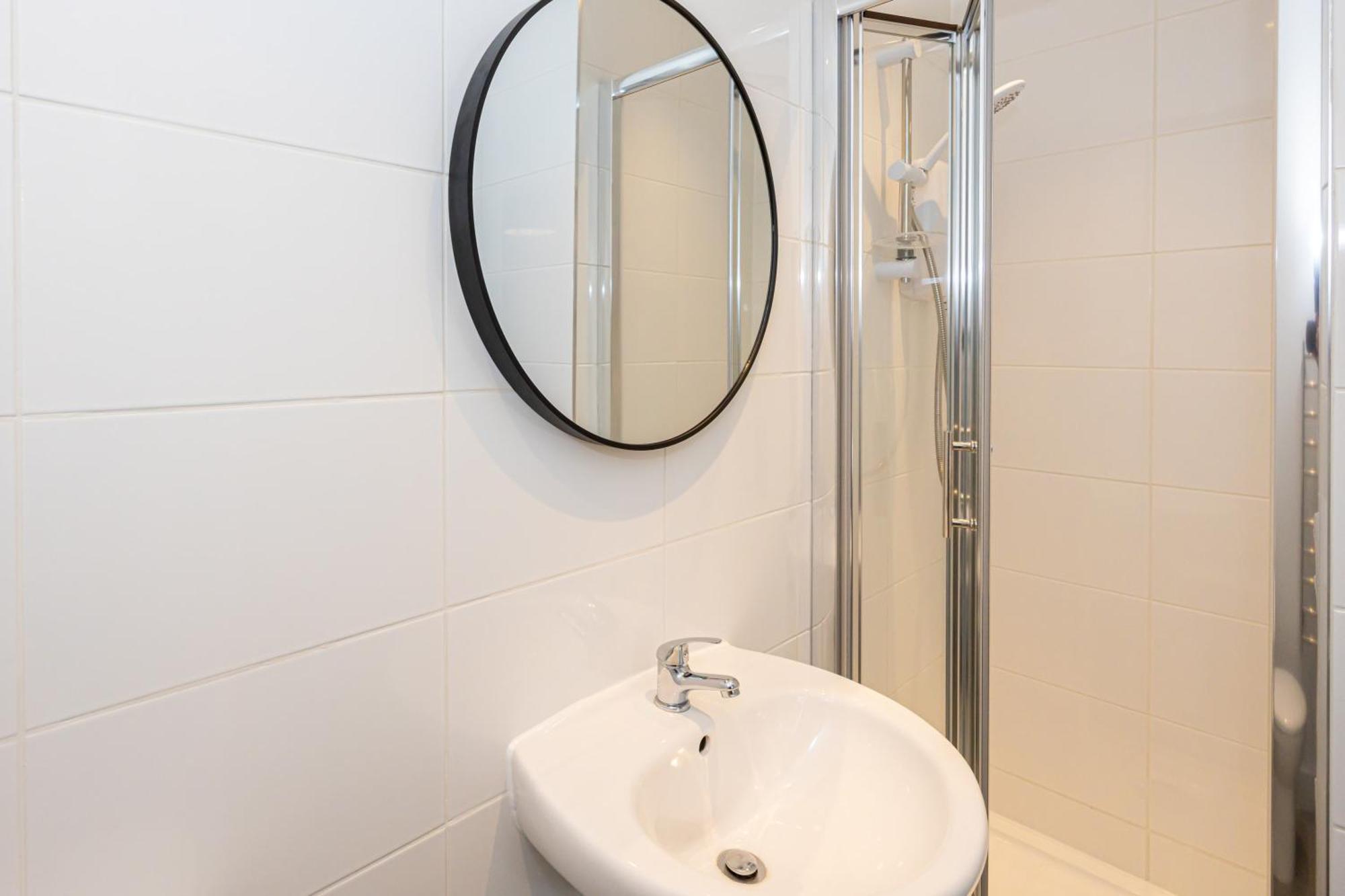 Beautiful 1 Bed 20Mins To Central Manchester Bolton Eksteriør billede