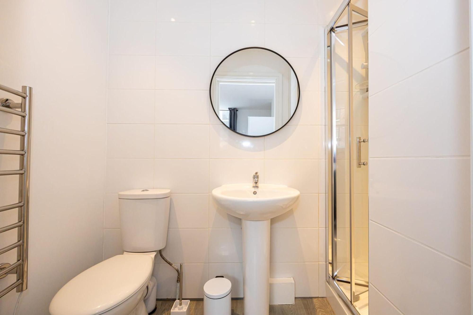 Beautiful 1 Bed 20Mins To Central Manchester Bolton Eksteriør billede