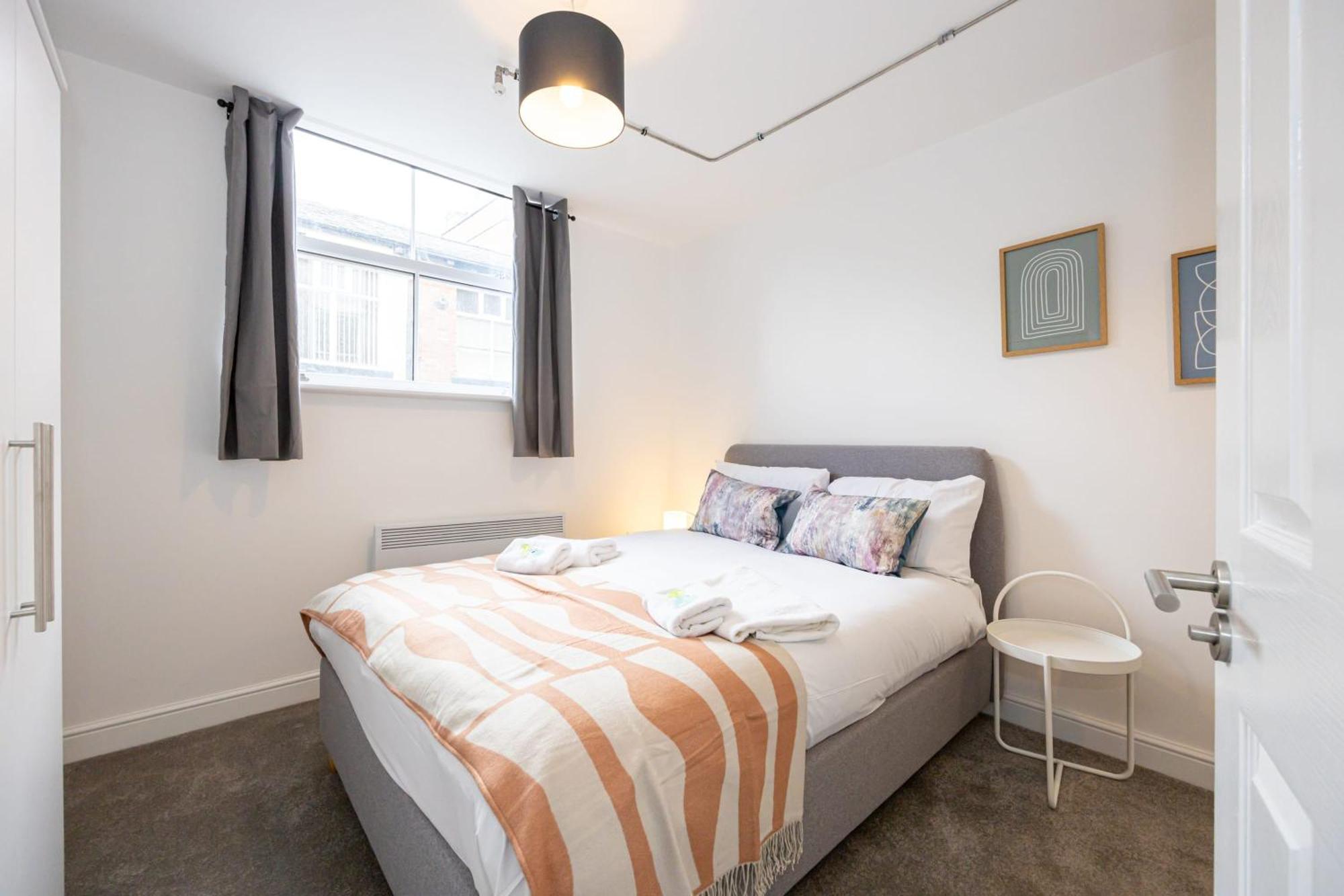 Beautiful 1 Bed 20Mins To Central Manchester Bolton Eksteriør billede